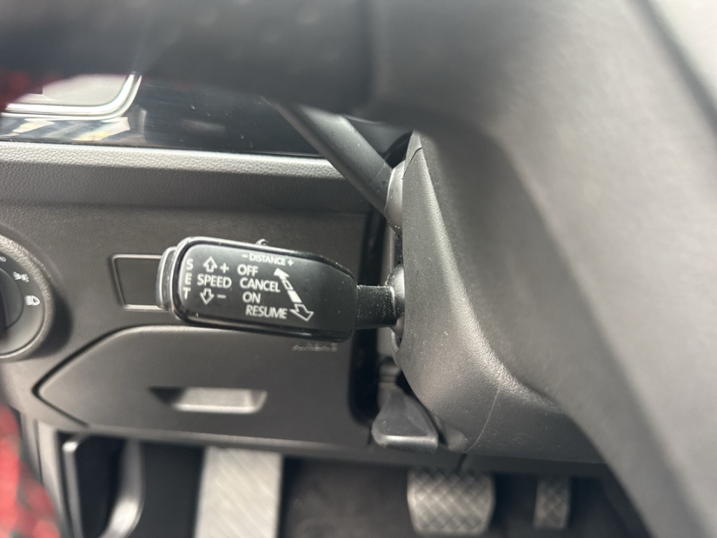 Fahrzeugabbildung SEAT Leon ST 1.5 TSI DSG FR Navi ACC LED RKam KeyLess Allwetter