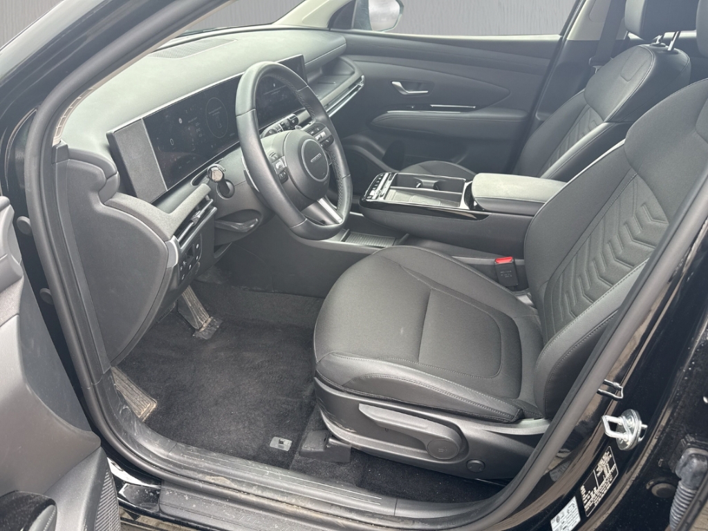 Fahrzeugabbildung Hyundai TUCSON FL PHEV 1.6 AT 4WD MY25 Trend Navi Digitales Cockpit LED