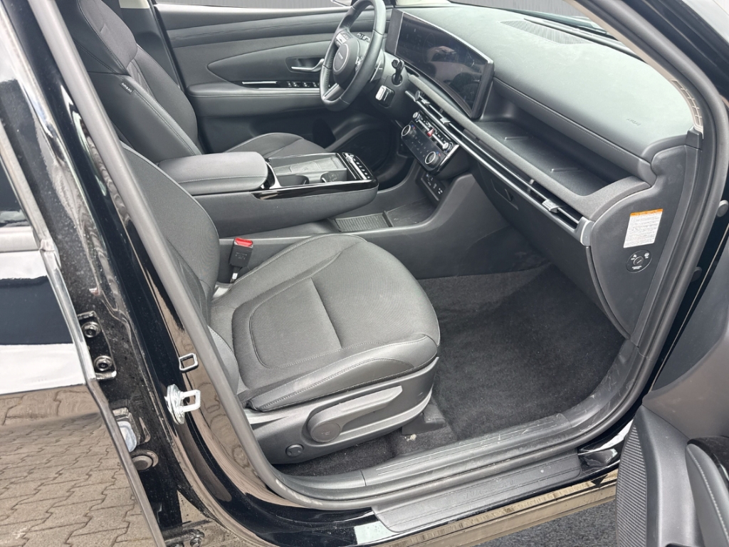 Fahrzeugabbildung Hyundai TUCSON FL PHEV 1.6 AT 4WD MY25 Trend Navi Digitales Cockpit LED