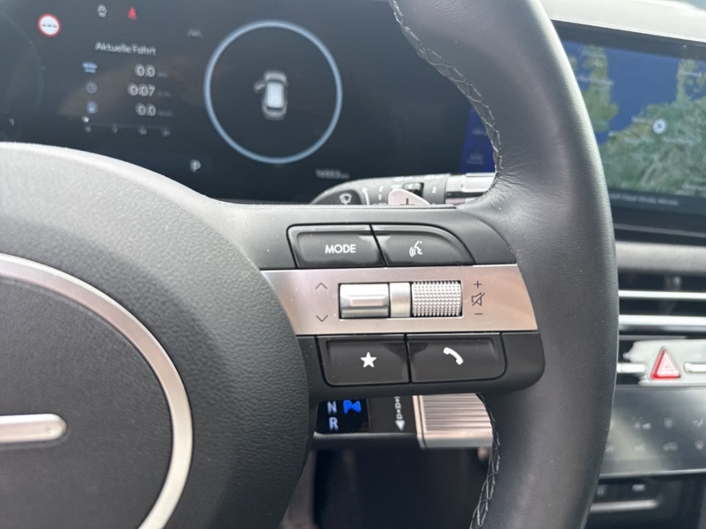 Fahrzeugabbildung Hyundai TUCSON FL PHEV 1.6 AT 4WD MY25 Trend Navi Digitales Cockpit LED
