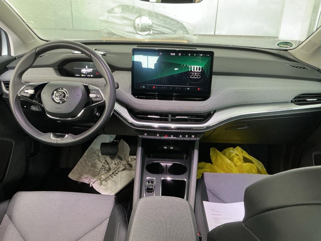 Fahrzeugabbildung SKODA Enyaq iV 60 Loft AHK Navi Tempo PDC Kamera