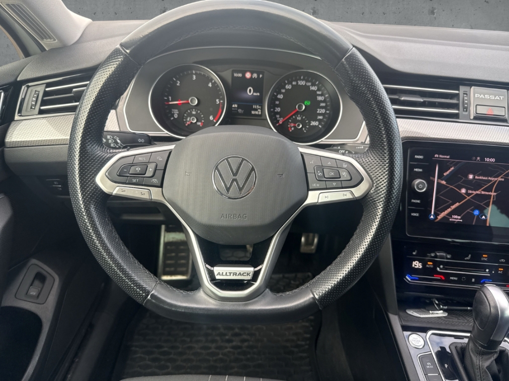 Fahrzeugabbildung Volkswagen Passat Alltrack 4Motion 2.0 TDI ACC Matrix Kamera Massag StandHZG AHK-klappbar