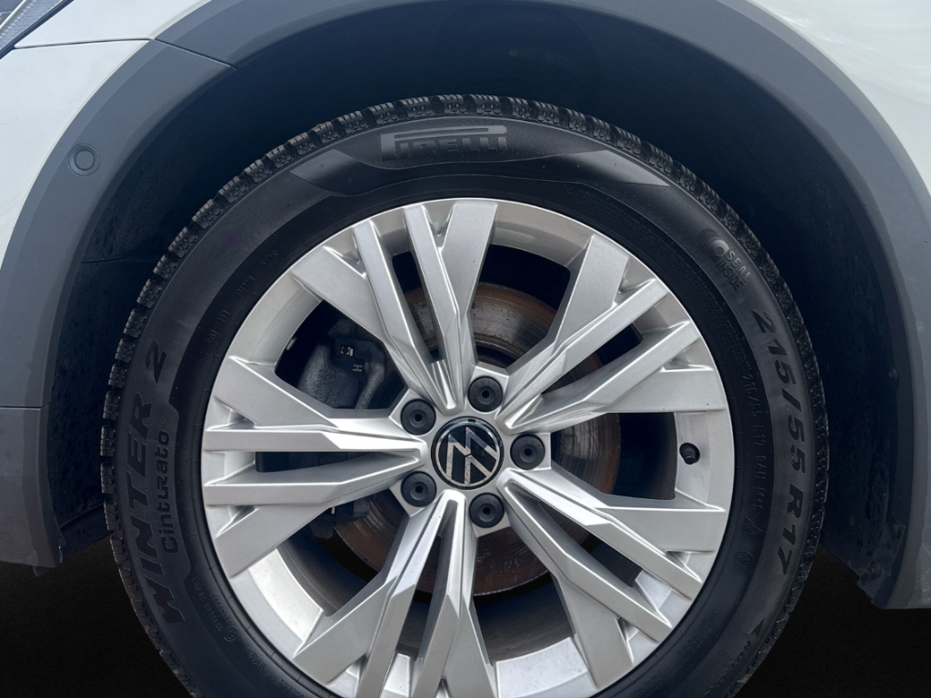 Fahrzeugabbildung Volkswagen Passat Alltrack 4Motion 2.0 TDI ACC Matrix Kamera Massag StandHZG AHK-klappbar