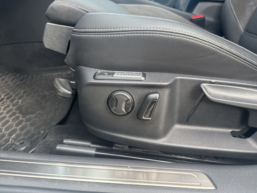 Fahrzeugabbildung Volkswagen Passat Alltrack 4Motion 2.0 TDI ACC Matrix Kamera Massag StandHZG AHK-klappbar
