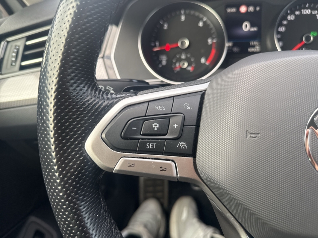 Fahrzeugabbildung Volkswagen Passat Alltrack 4Motion 2.0 TDI ACC Matrix Kamera Massag StandHZG AHK-klappbar