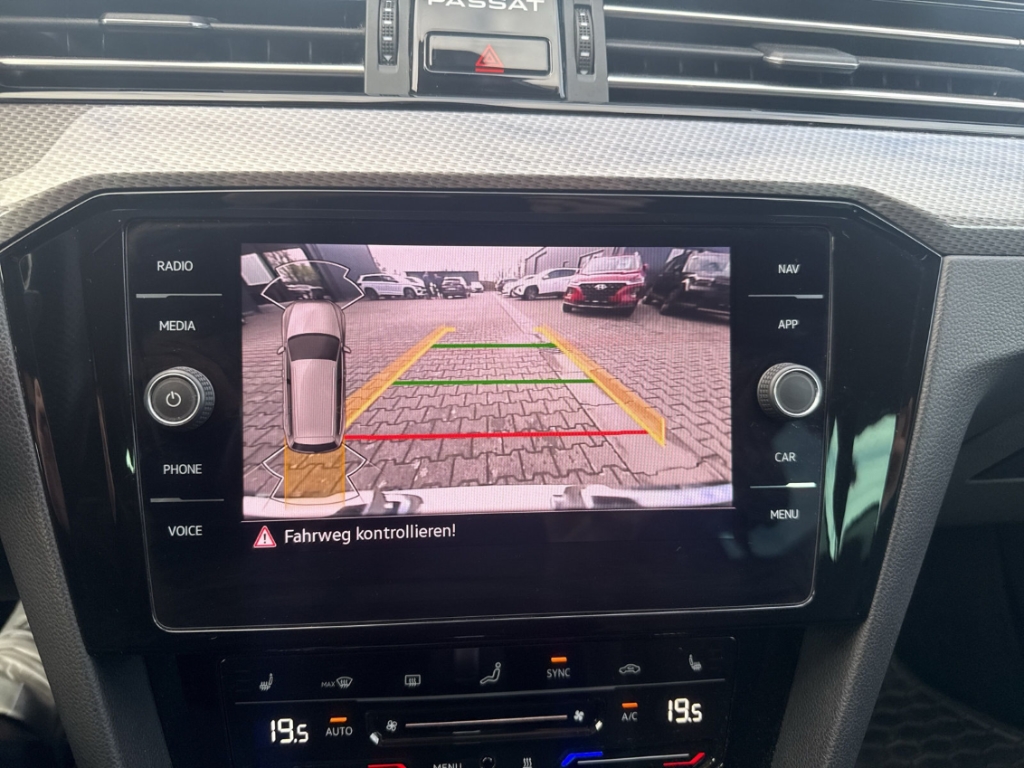 Fahrzeugabbildung Volkswagen Passat Alltrack 4Motion 2.0 TDI ACC Matrix Kamera Massag StandHZG AHK-klappbar