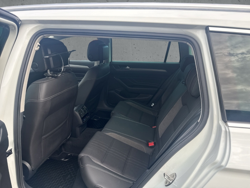 Fahrzeugabbildung Volkswagen Passat Alltrack 4Motion 2.0 TDI ACC Matrix Kamera Massag StandHZG AHK-klappbar