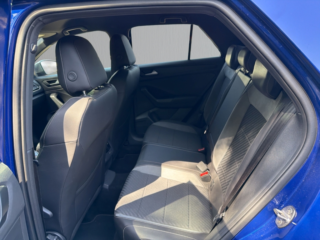 Fahrzeugabbildung Volkswagen T-Roc R 2.0 TSI DSG 4Motion R-Kamera ACC SHZ LED Navi