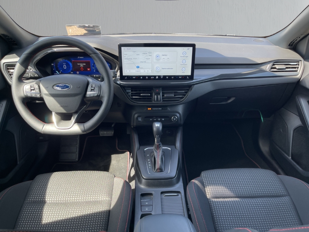 Fahrzeugabbildung Ford Focus Turnier 1.0 ST Line X AHK HUD ACC SHZ LHZ