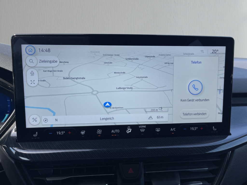 Fahrzeugabbildung Ford Focus Turnier 1.0 ST Line X AHK HUD ACC SHZ LHZ