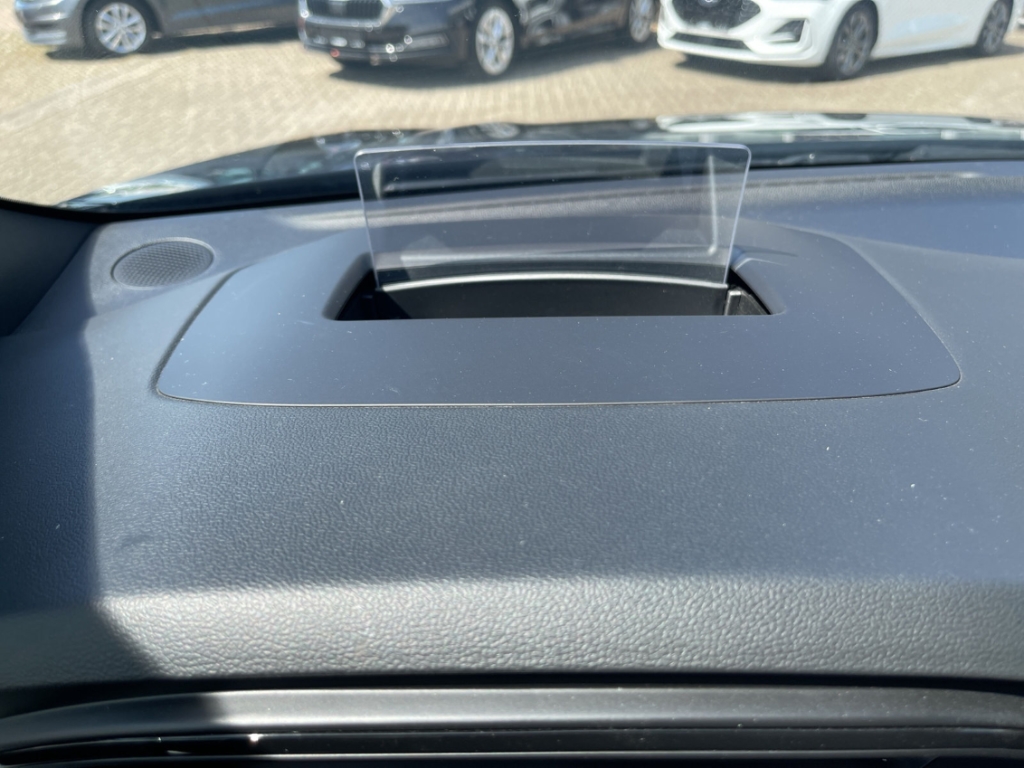 Fahrzeugabbildung Ford Focus Turnier 1.0 ST Line X AHK HUD ACC SHZ LHZ