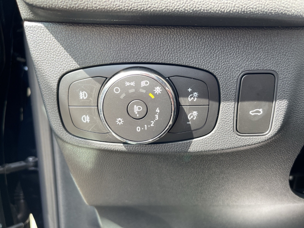 Fahrzeugabbildung Ford Focus Turnier 1.0 ST Line X AHK HUD ACC SHZ LHZ