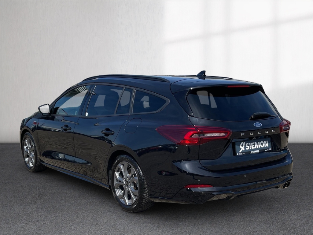 Fahrzeugabbildung Ford Focus Turnier 1.0 ST Line X AHK HUD ACC SHZ LHZ