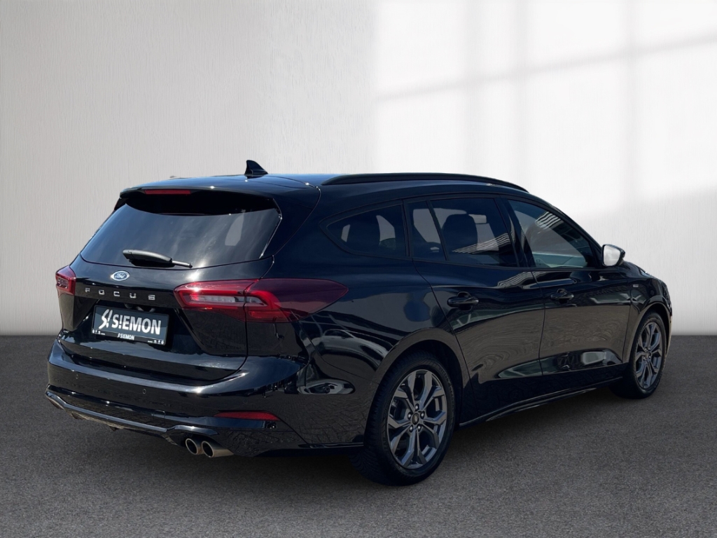 Fahrzeugabbildung Ford Focus Turnier 1.0 ST Line X AHK HUD ACC SHZ LHZ