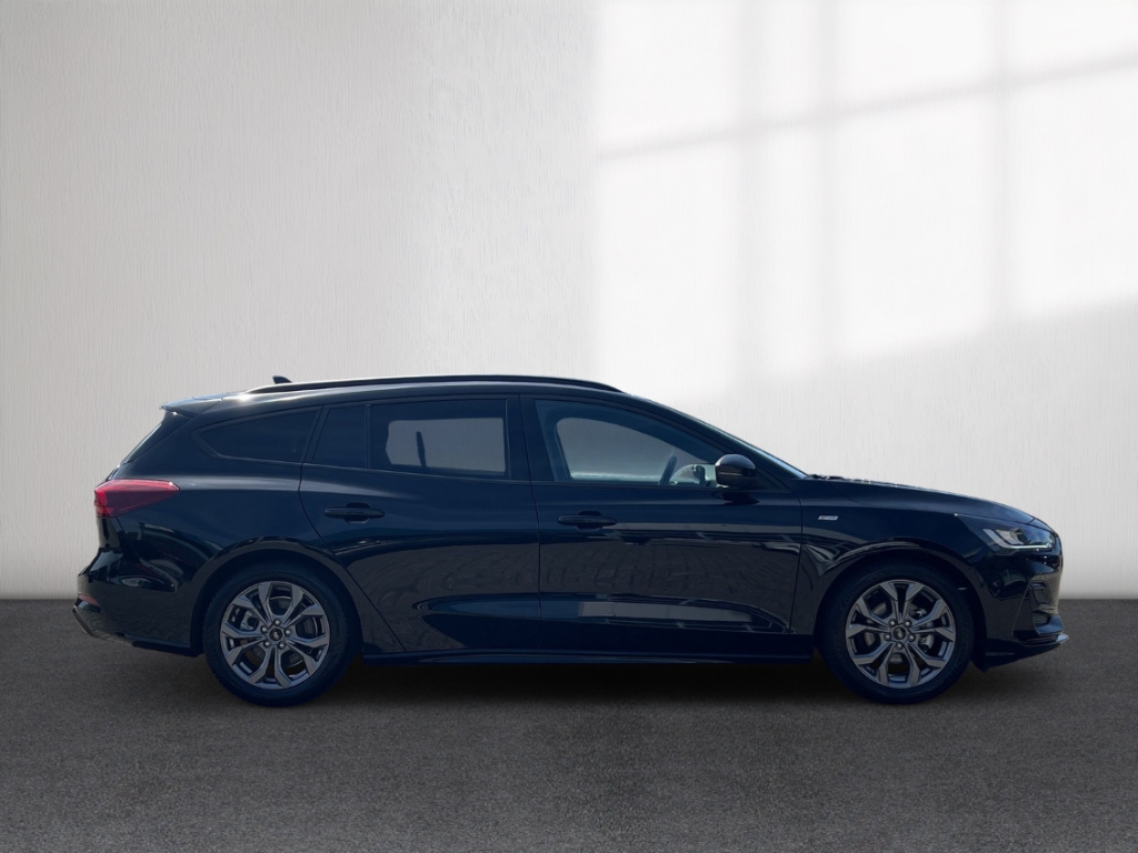 Fahrzeugabbildung Ford Focus Turnier 1.0 ST Line X AHK HUD ACC SHZ LHZ