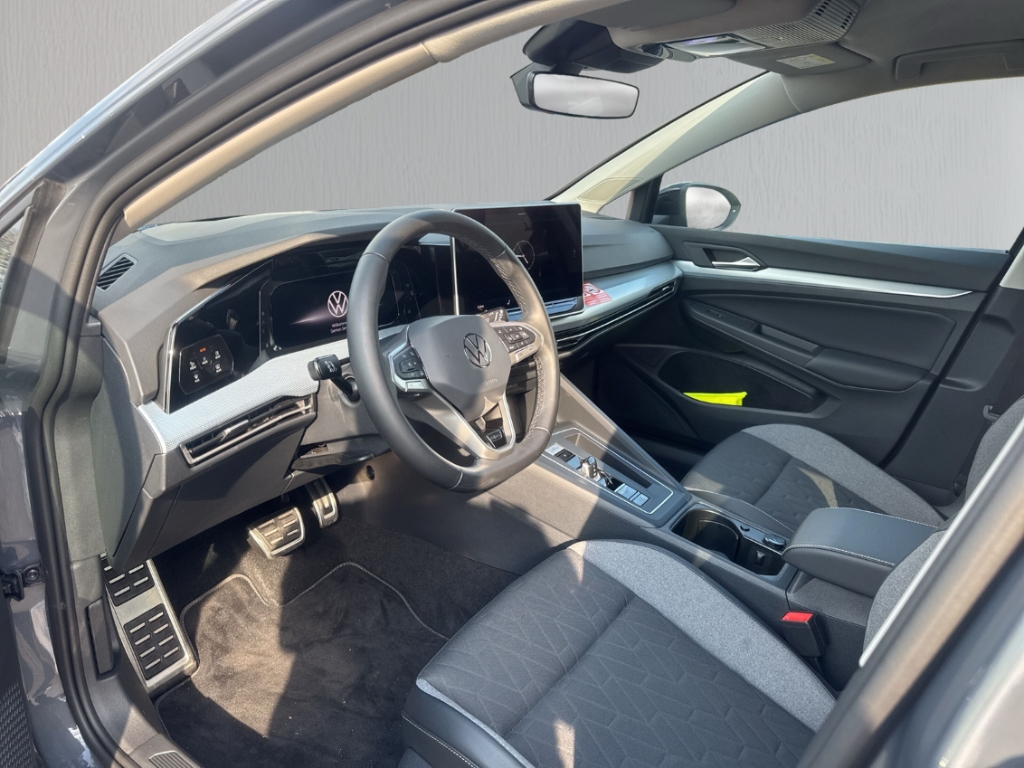 Fahrzeugabbildung Volkswagen Golf Variant TDI DSG Goal AHK MatrLED +Paket ACC