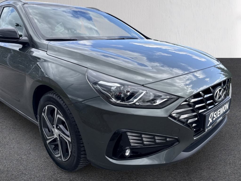 Fahrzeugabbildung Hyundai i30 Kombi 1.0 T-GDi EDITION 30 CarPlay RKam PDC Allwetter