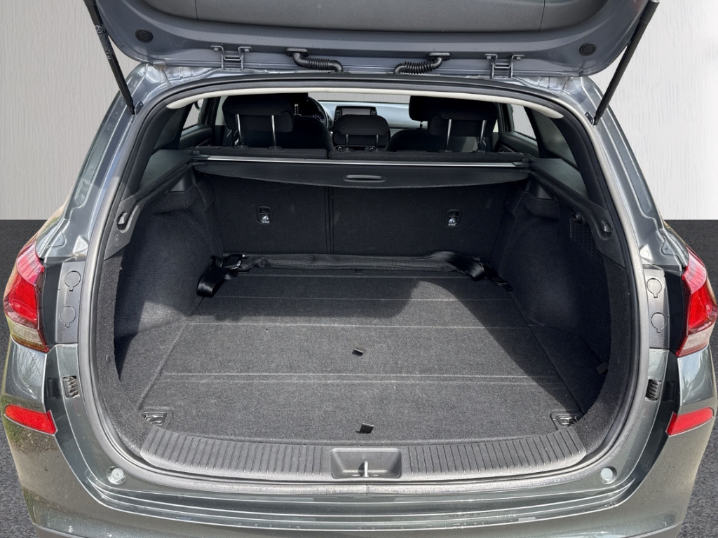 Fahrzeugabbildung Hyundai i30 Kombi 1.0 T-GDi EDITION 30 CarPlay RKam PDC Allwetter