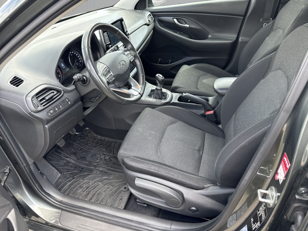 Fahrzeugabbildung Hyundai i30 Kombi 1.0 T-GDi EDITION 30 CarPlay RKam PDC Allwetter