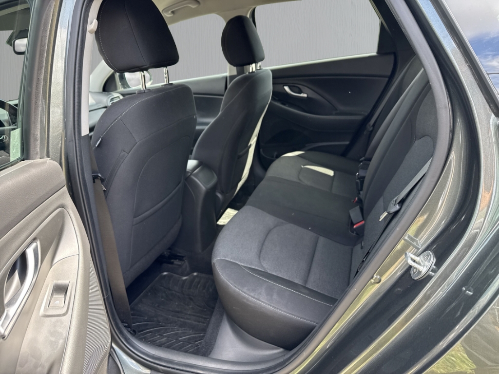 Fahrzeugabbildung Hyundai i30 Kombi 1.0 T-GDi EDITION 30 CarPlay RKam PDC Allwetter
