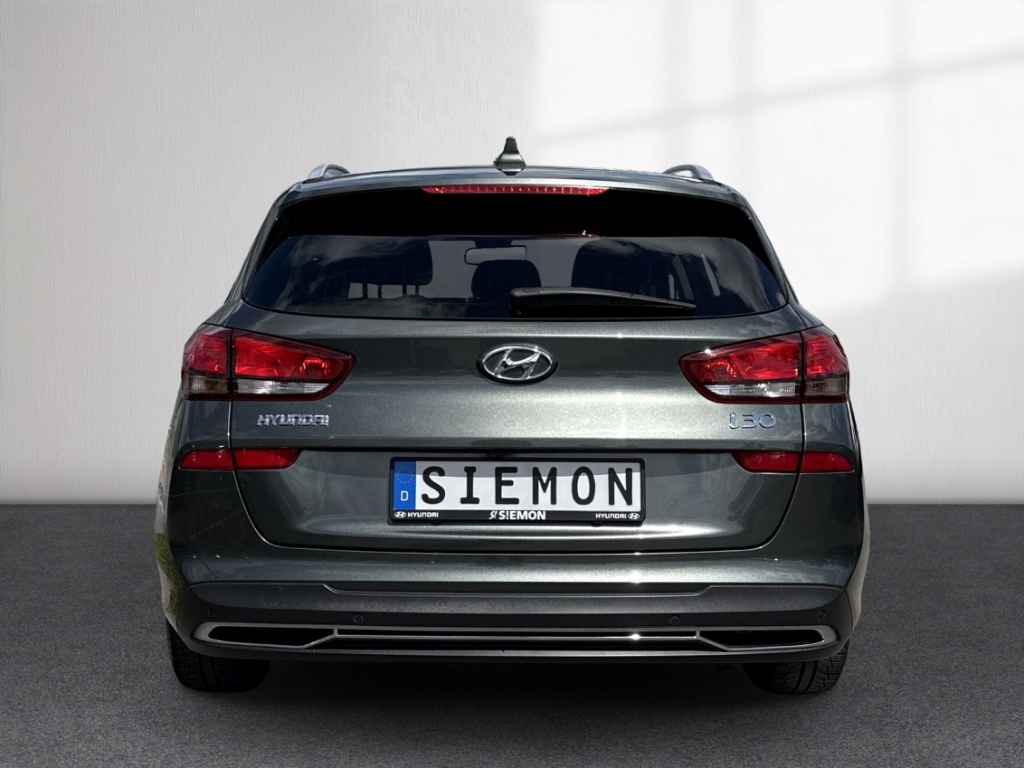 Fahrzeugabbildung Hyundai i30 Kombi 1.0 T-GDi EDITION 30 CarPlay RKam PDC Allwetter