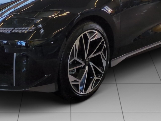 Fahrzeugabbildung Hyundai IONIQ 6 4WD 77,4kWh UNIQ Digi-Spiegel 20LM HUD Navi Digitales Cockpit Memory Sitze