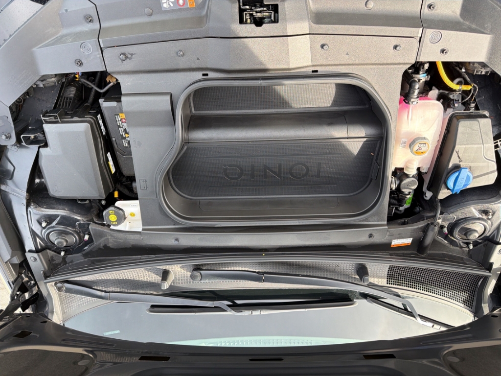 Fahrzeugabbildung Hyundai IONIQ 6 4WD 77,4kWh UNIQ Digi-Spiegel 20LM HUD Navi Digitales Cockpit Memory Sitze