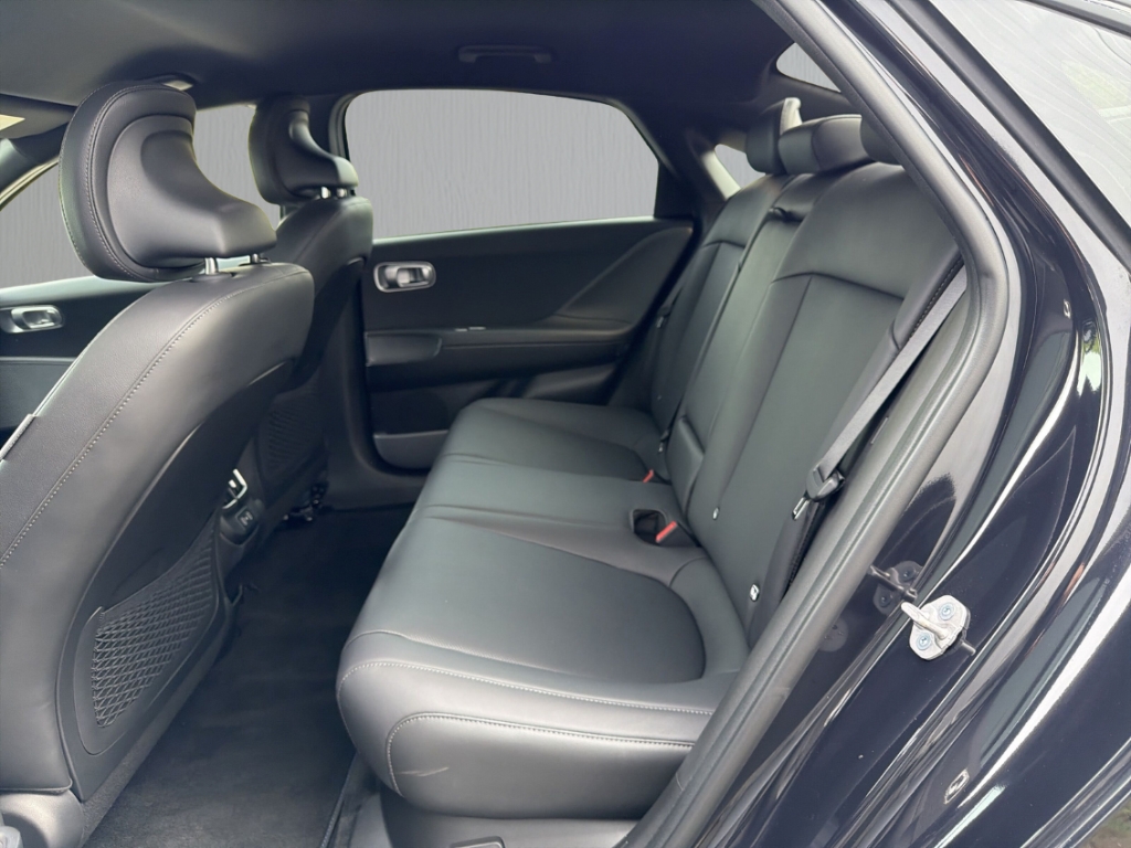 Fahrzeugabbildung Hyundai IONIQ 6 4WD 77,4kWh UNIQ Digi-Spiegel 20LM HUD Navi Digitales Cockpit Memory Sitze