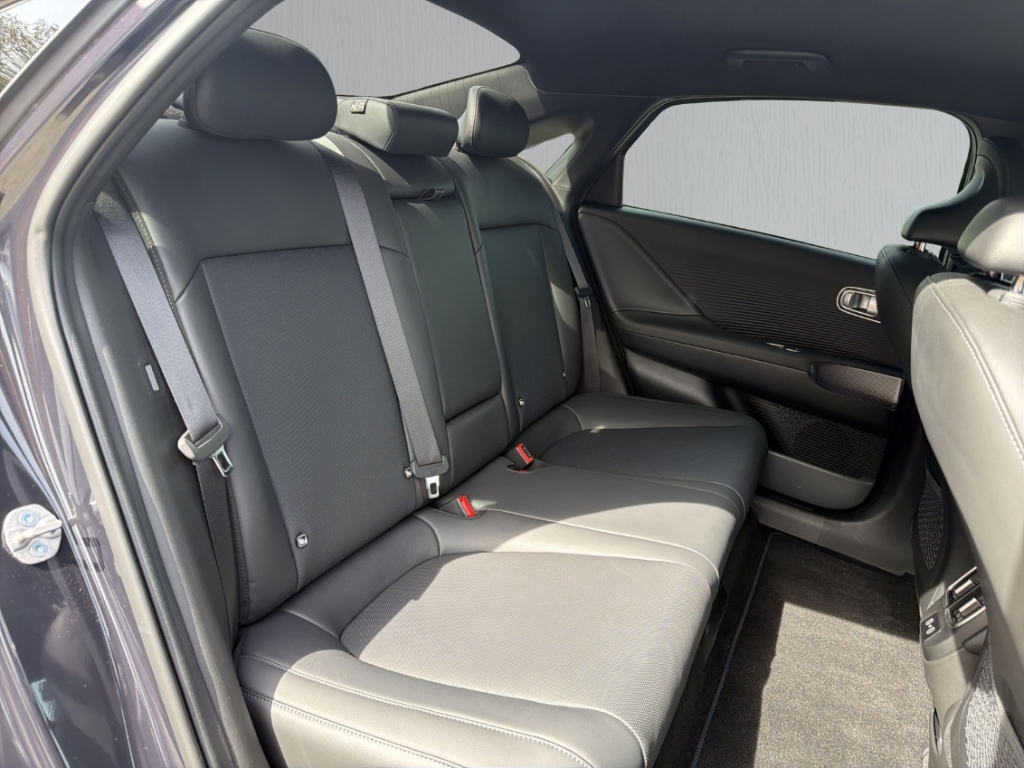 Fahrzeugabbildung Hyundai IONIQ 6 4WD 77,4kWh UNIQ Digi-Spiegel 20LM HUD Navi Digitales Cockpit Memory Sitze