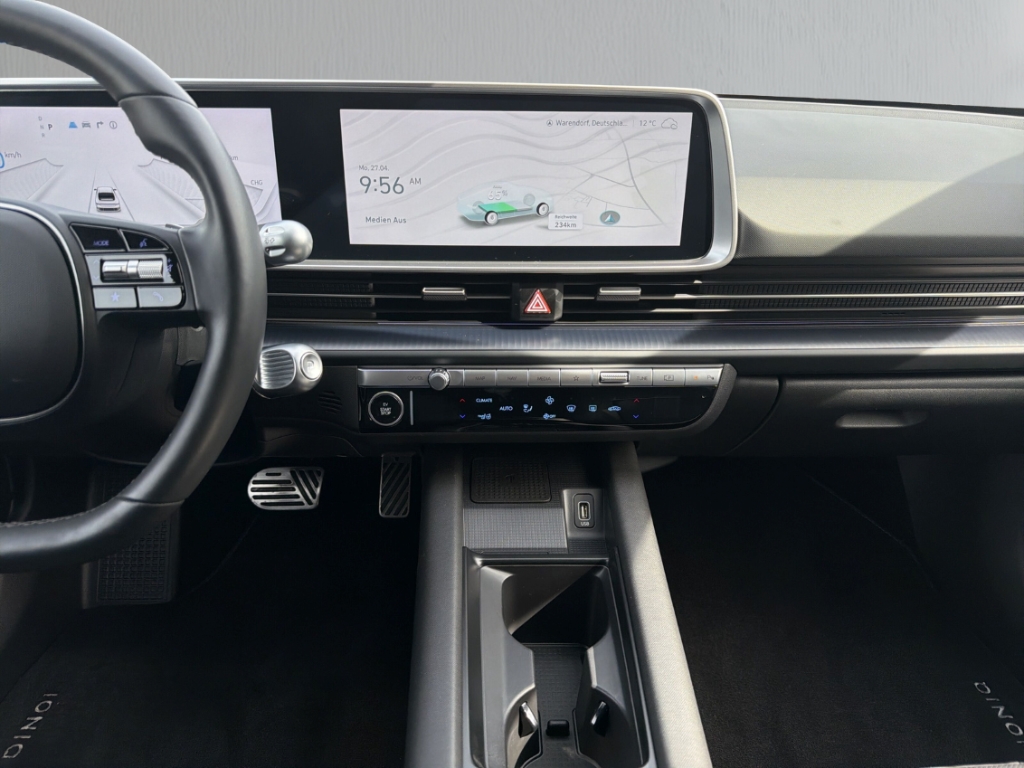 Fahrzeugabbildung Hyundai IONIQ 6 4WD 77,4kWh UNIQ Digi-Spiegel 20LM HUD Navi Digitales Cockpit Memory Sitze