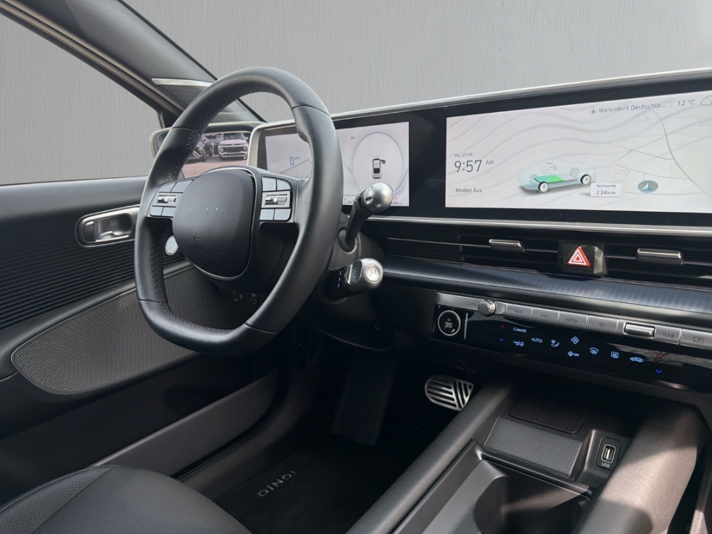 Fahrzeugabbildung Hyundai IONIQ 6 4WD 77,4kWh UNIQ Digi-Spiegel 20LM HUD Navi Digitales Cockpit Memory Sitze