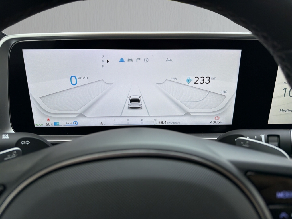 Fahrzeugabbildung Hyundai IONIQ 6 4WD 77,4kWh UNIQ Digi-Spiegel 20LM HUD Navi Digitales Cockpit Memory Sitze