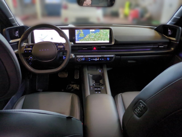 Fahrzeugabbildung Hyundai IONIQ 6 4WD 77,4kWh UNIQ Digi-Spiegel 20LM HUD Navi Digitales Cockpit Memory Sitze