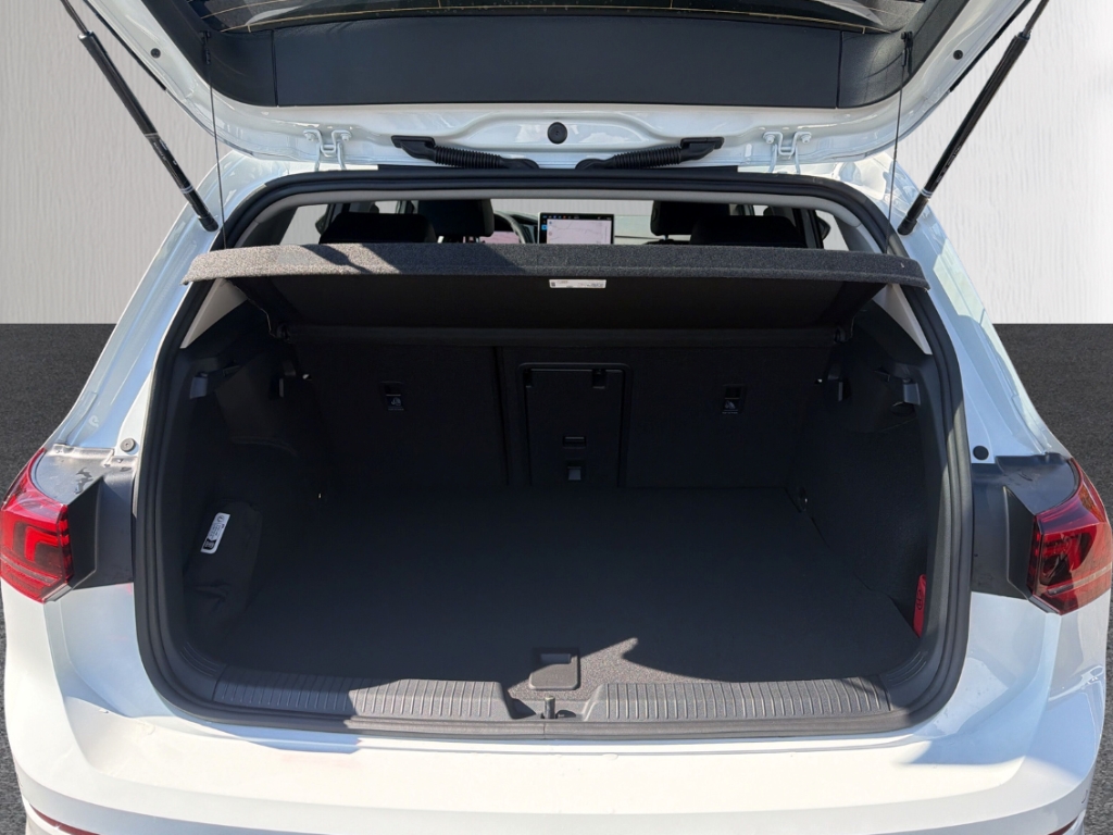 Fahrzeugabbildung Volkswagen Golf 1.5 eHybrid DSG Style LED NAVI ACC KAMERA LM