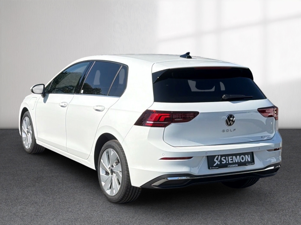 Fahrzeugabbildung Volkswagen Golf 1.5 eHybrid DSG Style LED NAVI ACC KAMERA LM