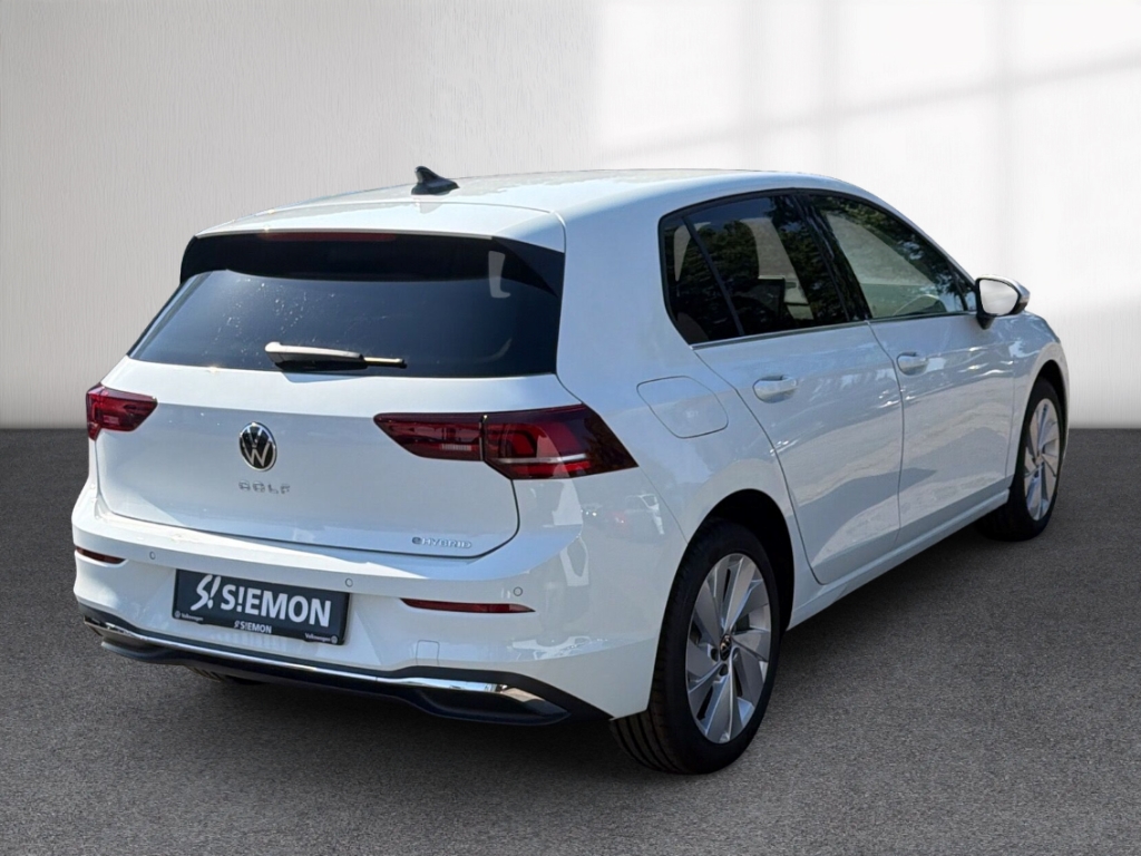 Fahrzeugabbildung Volkswagen Golf 1.5 eHybrid DSG Style LED NAVI ACC KAMERA LM