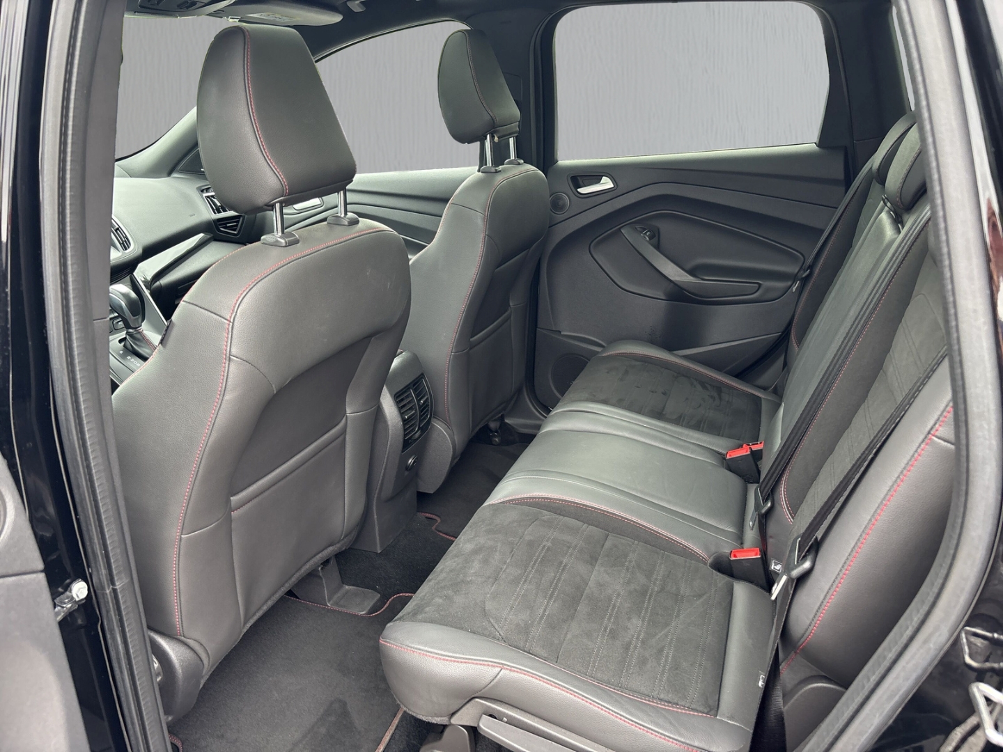 Fahrzeugabbildung Ford Kuga ST-Line 2.0EcoBoost RFK PANO WinterP GJR