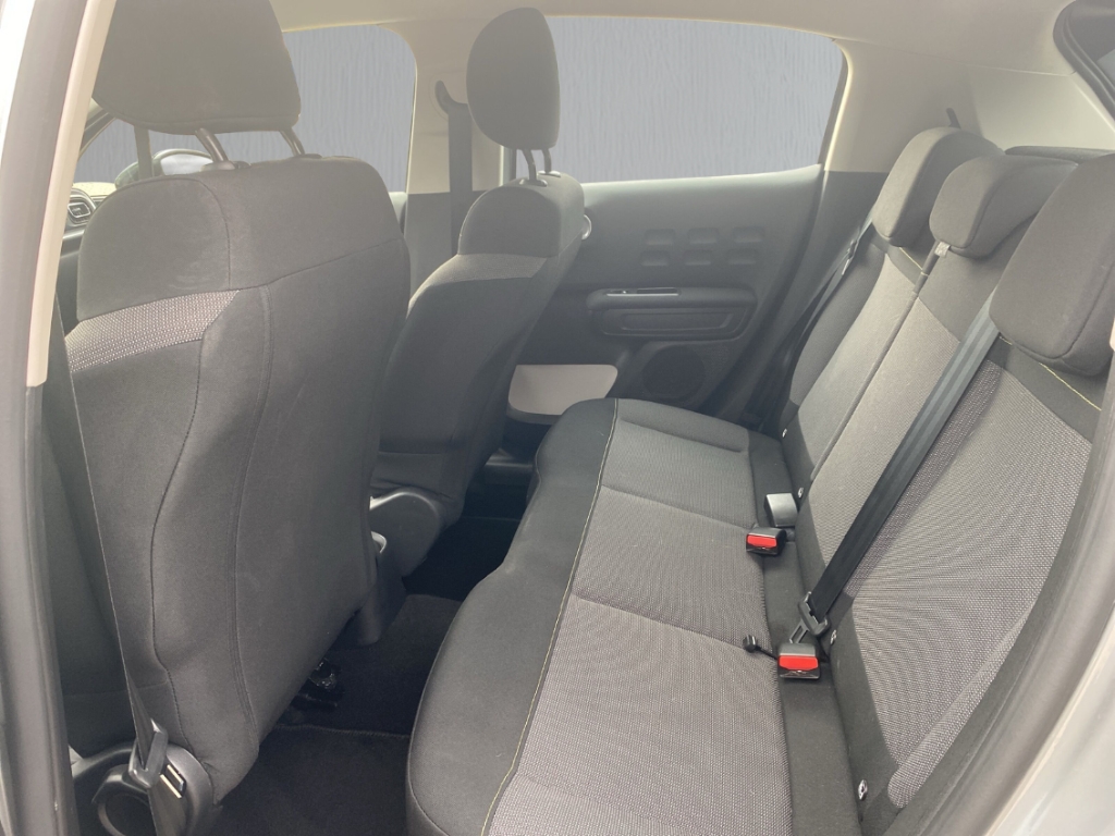 Fahrzeugabbildung Citroen C3 1.2 PureTech AT Shine Navi SmartLink RKam BlindSpot SHZ GRA