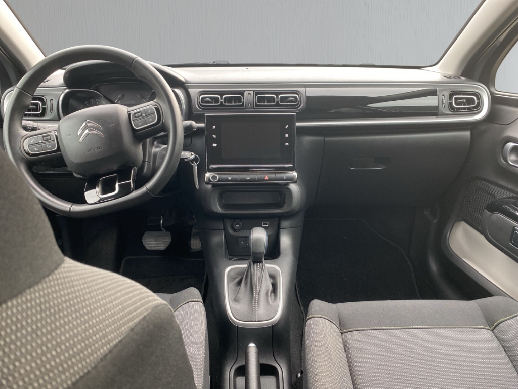 Fahrzeugabbildung Citroen C3 1.2 PureTech AT Shine Navi SmartLink RKam BlindSpot SHZ GRA