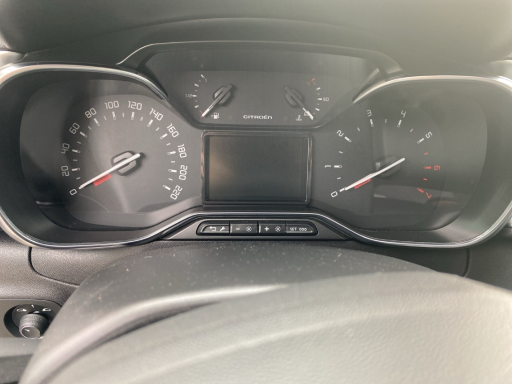 Fahrzeugabbildung Citroen C3 1.2 PureTech AT Shine Navi SmartLink RKam BlindSpot SHZ GRA