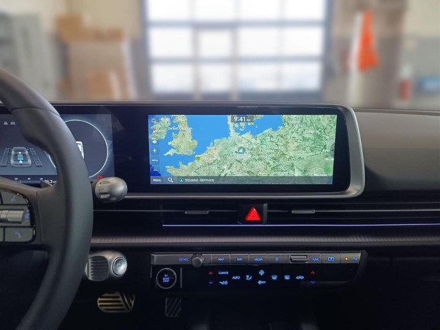 Fahrzeugabbildung Hyundai IONIQ 6 77,4kWh 4WD UNIQ HUD Navi Digitales Cockpit Memory Sitze Soundsystem Bose