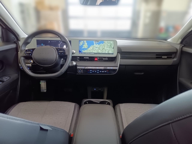 Fahrzeugabbildung Hyundai IONIQ 5 77,4kWh 2WD MY24 TECHNIQ 20LM Panorama Assist el.Heckklappe Navi Digitales Cockpit