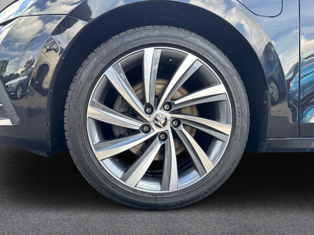 Fahrzeugabbildung SKODA Octavia Combi 1.4 TSI iV Style ACC PDCv+h SHZ Temp LED Navi