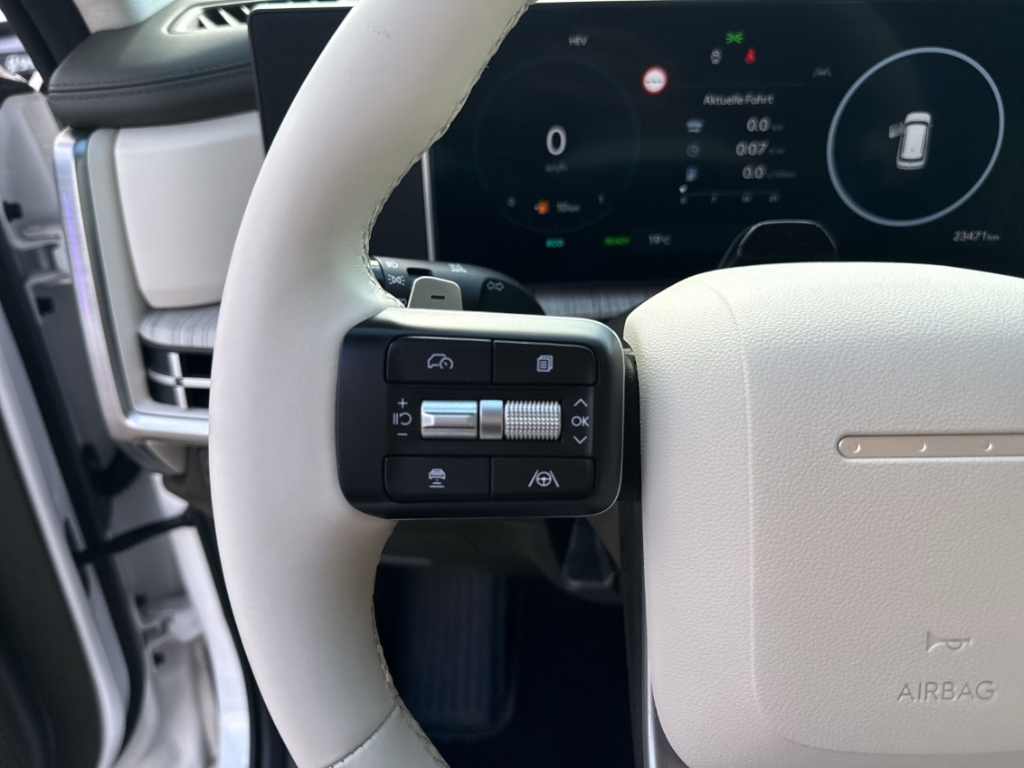 Fahrzeugabbildung Hyundai SANTA FE PHEV MY25 1.6 AT 4WD Signature Dig-Key 5-Sitz Navi Leder Digitales Cockpit