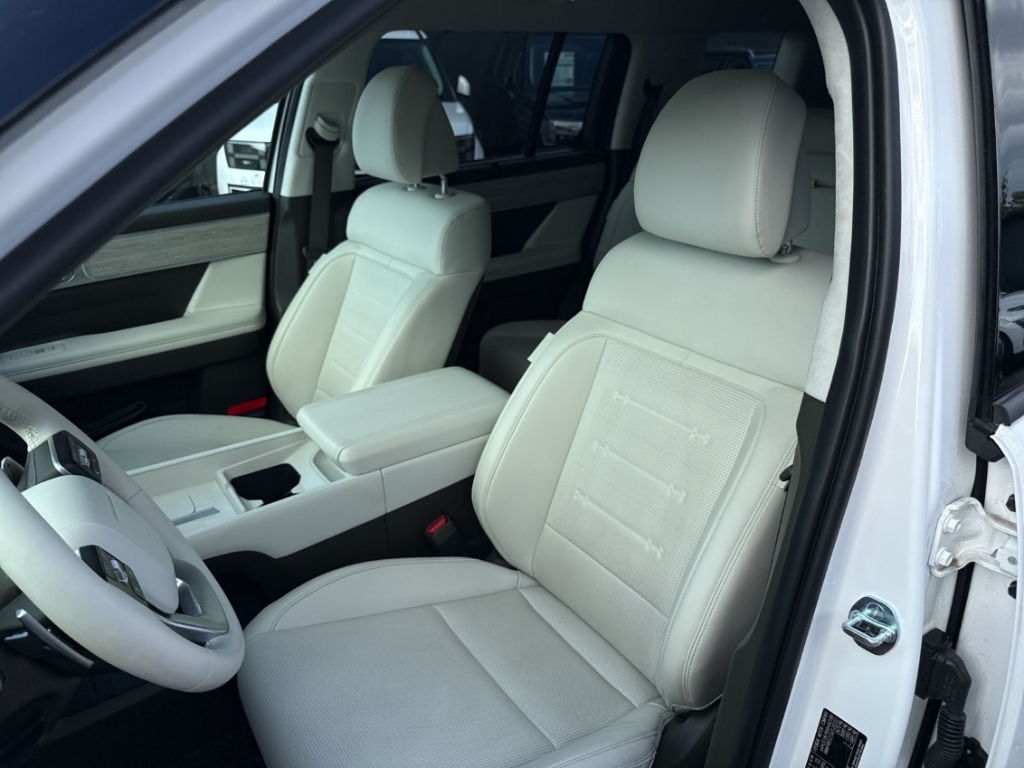 Fahrzeugabbildung Hyundai SANTA FE PHEV MY25 1.6 AT 4WD Signature Dig-Key 5-Sitz Navi Leder Digitales Cockpit
