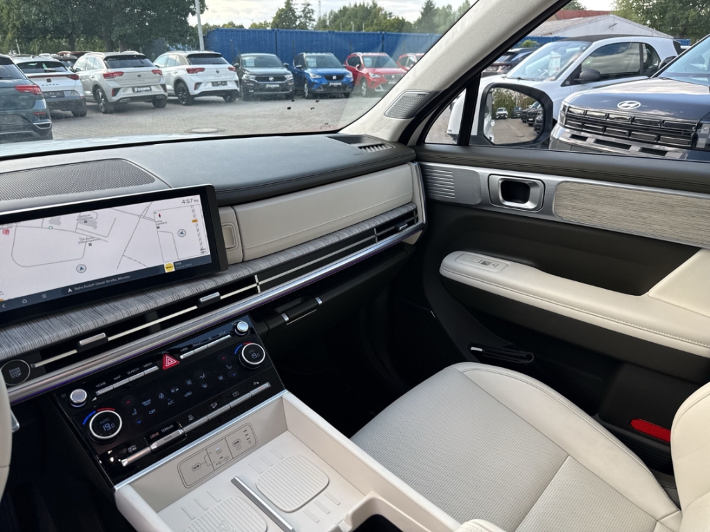 Fahrzeugabbildung Hyundai SANTA FE PHEV MY25 1.6 AT 4WD Signature Dig-Key 5-Sitz Navi Leder Digitales Cockpit