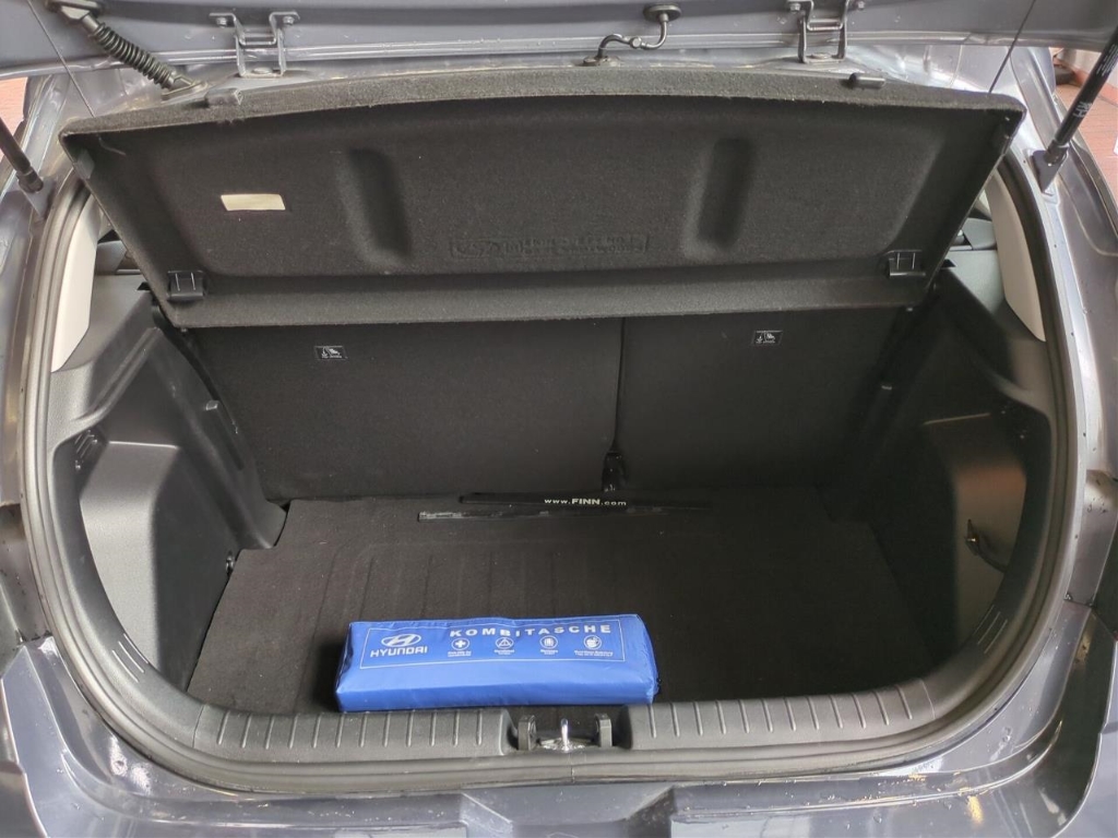 Fahrzeugabbildung Hyundai i20 FL 1.0 T-GDI MT MY25 Select Funktionspaket Navi Apple CarPlay Android Auto Fahrerprofil