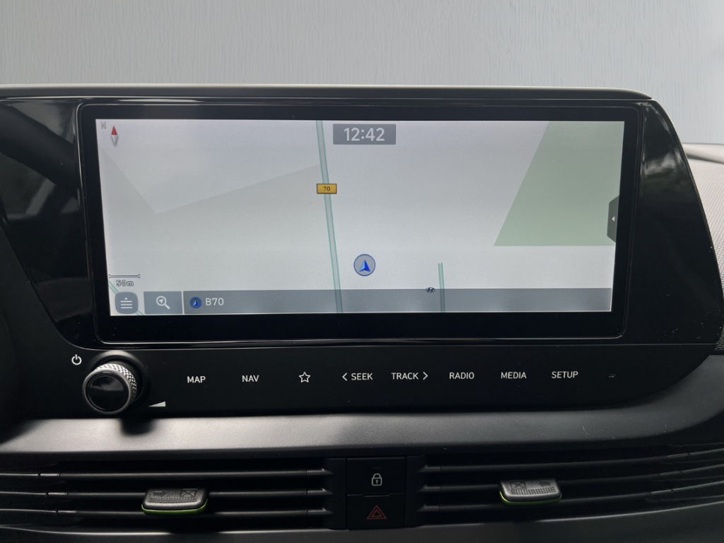 Fahrzeugabbildung Hyundai i20 1.0 T-GDI Intro Edition Navi Tempo SHZ