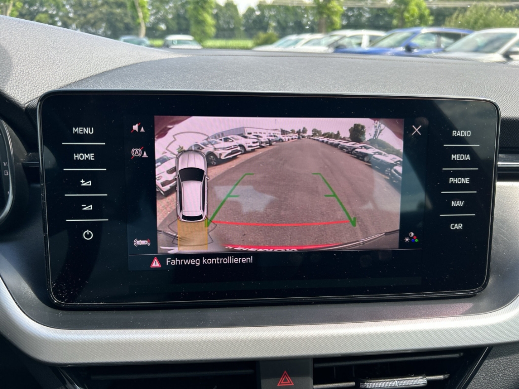 Fahrzeugabbildung SKODA Kamiq Ambition AHK VIRT LED SHZ KLIM NAV RFK PDCv+h Temp