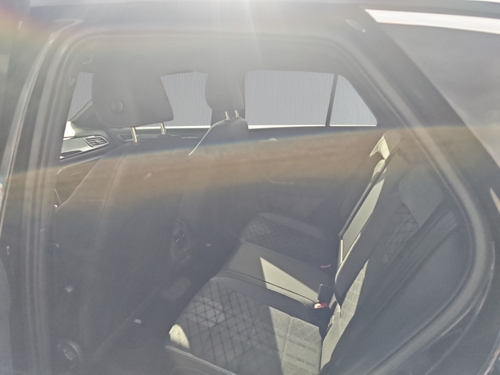 Fahrzeugabbildung Volkswagen T-Roc 1.5 TSI DSG R-Line IQ.Drive LED+ ACC SHZ